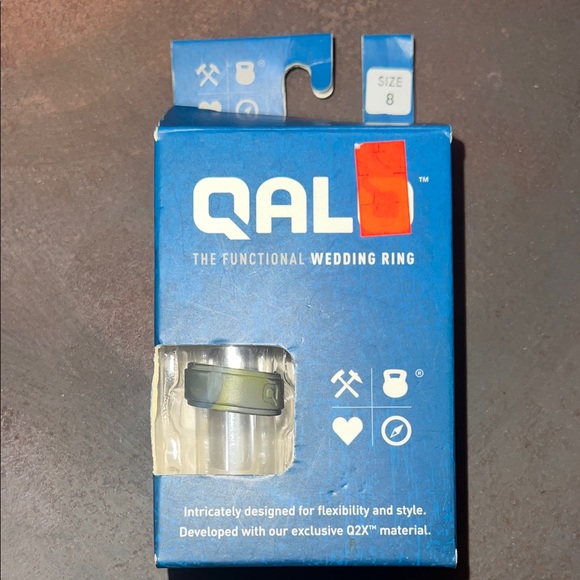 QALO silicone wedding ring size 8 - Picture 1 of 2